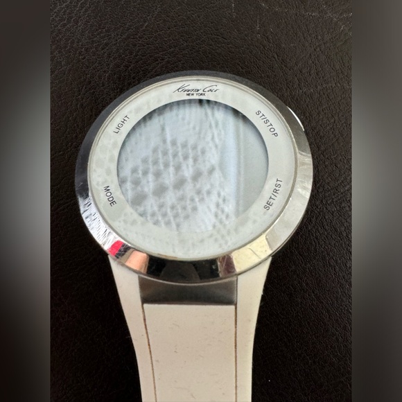Keneth Cole watch women’s (needs band and battery replacement) - Picture 2 of 2